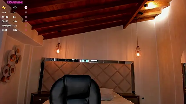 Snapshot of ValeriaVelvet chatting on February 2025 03:04:02 PM ValeriaVelvet online show from February 2025 03:04:02 PM