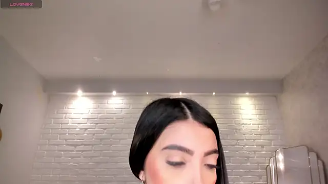 Snapshot of ValeriaVelvet chatting on November 2025 12:11:02 PM ValeriaVelvet online show from November 2025 12:11:02 PM