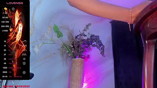 Snapshot of Karla-Ebony chatting on September 2025 02:16:01 PM Karla-Ebony online show from September 2025 02:16:01 PM