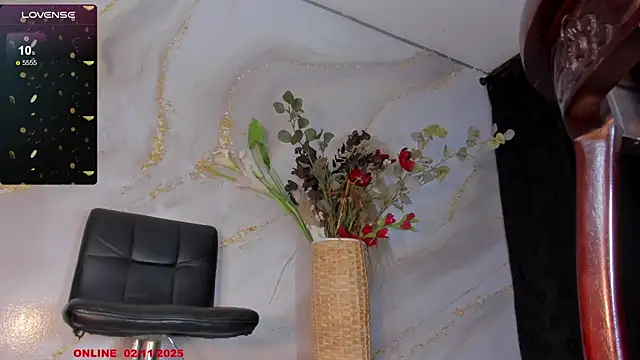 Snapshot of Karla-Ebony chatting on November 2025 01:35:02 PM Karla-Ebony online show from November 2025 01:35:02 PM