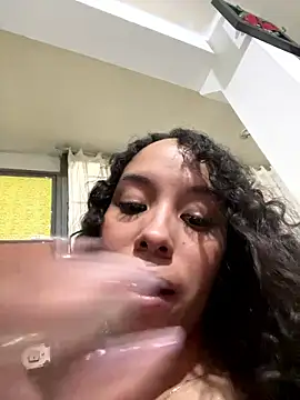 Snapshot of MarieLeon chatting on January 2026 10:37:01 PM MarieLeon online show from January 2026 10:37:01 PM