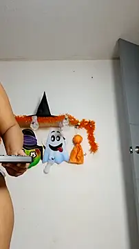 Snapshot of brown_halos chatting on October 2025 01:31:02 AM brown halos online show from October 2025 01:31:02 AM