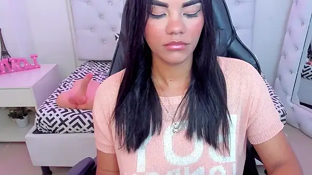 Snapshot of silvana__miller chatting on January 2025 07:11:01 PM silvana miller online show from January 2025 07:11:01 PM