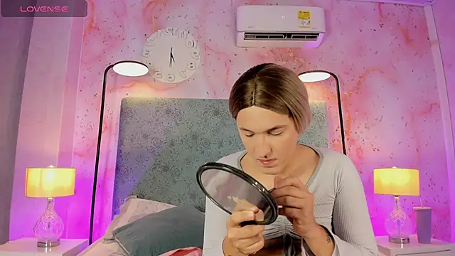 Snapshot of JESSI_NAOMI chatting on November 2025 11:15:01 PM JESSI NAOMI online show from November 2025 11:15:01 PM