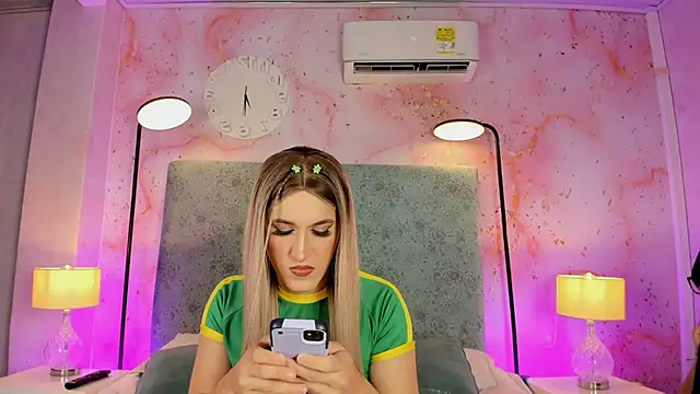 Snapshot of JESSI_NAOMI chatting on November 2025 12:32:01 AM JESSI NAOMI online show from November 2025 12:32:01 AM