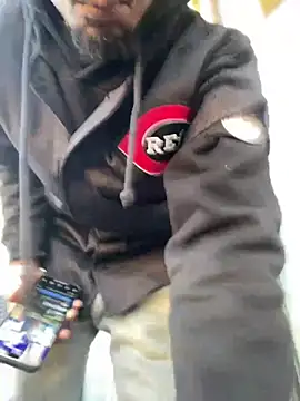 Snapshot of MobyDxck chatting on December 2024 02:04:01 PM MobyDxck online show from December 2024 02:04:01 PM