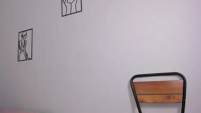 Snapshot of cloehonney chatting on February 2025 02:29:02 AM cloehonney online show from February 2025 02:29:02 AM