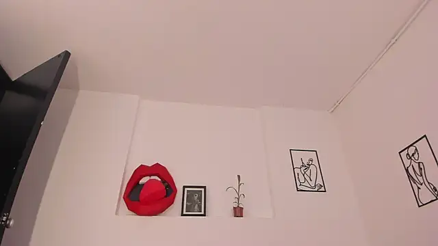 Snapshot of cloehonney chatting on February 2025 02:24:02 AM cloehonney online show from February 2025 02:24:02 AM