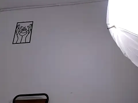 Snapshot of cloehonney chatting on February 2025 01:34:01 AM cloehonney online show from February 2025 01:34:01 AM