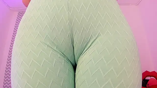 Snapshot of cloehonney chatting on September 2025 07:03:02 PM cloehonney online show from September 2025 07:03:02 PM