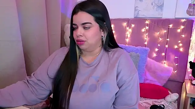 MiahJoness online show from November 2025 10:31:02 PM