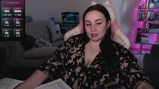 Snapshot of SexyWitch_666 chatting on May 2026 07:48:01 AM SexyWitch 666 online show from May 2026 07:48:01 AM