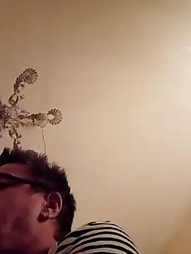 Snapshot of Bigpenis6y chatting on October 2025 01:27:01 AM Bigpenis6y online show from October 2025 01:27:01 AM