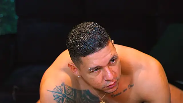 Snapshot of MassimoWalton2 chatting on December 2024 03:15:01 AM MassimoWalton2 online show from December 2024 03:15:01 AM