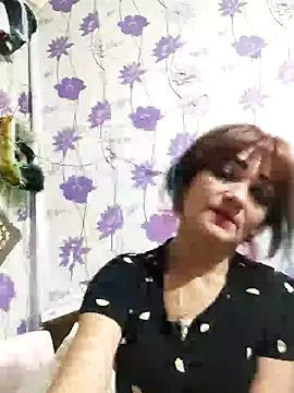 SweetLeila40 online show from December 2024 04:29:02 PM