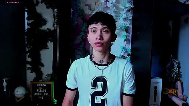 Snapshot of juniior_2311_ chatting on March 2025 12:33:02 PM juniior 2311 online show from March 2025 12:33:02 PM
