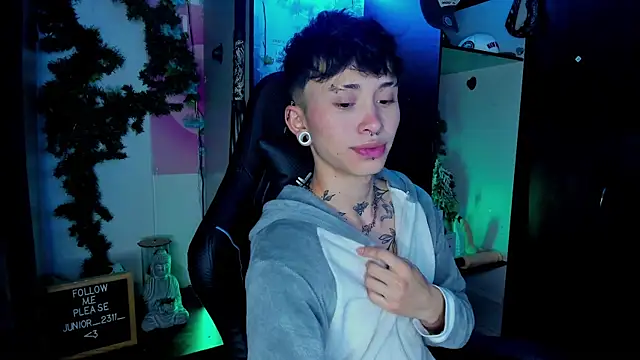 Snapshot of juniior_2311_ chatting on March 2025 11:23:01 AM juniior 2311 online show from March 2025 11:23:01 AM