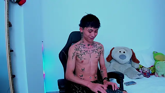 Snapshot of juniior_2311_ chatting on October 2025 06:04:01 PM juniior 2311 online show from October 2025 06:04:01 PM