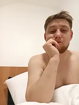 Snapshot of What_the_luck chatting on February 2025 08:20:02 PM What the luck online show from February 2025 08:20:02 PM