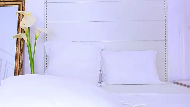 MoonAngelic online show from March 2025 02:51:02 AM