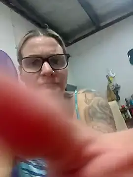 llASHll online show from November 2025 12:38:01 PM