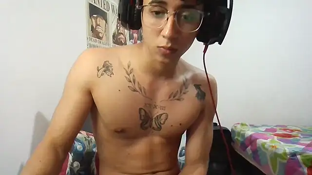 Snapshot of Dillom420 chatting on January 2025 10:01:01 PM Dillom420 online show from January 2025 10:01:01 PM