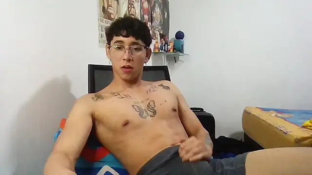 Snapshot of Dillom420 chatting on January 2025 07:39:02 AM Dillom420 online show from January 2025 07:39:02 AM