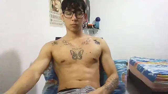 Snapshot of Dillom420 chatting on February 2025 04:47:01 AM Dillom420 online show from February 2025 04:47:01 AM