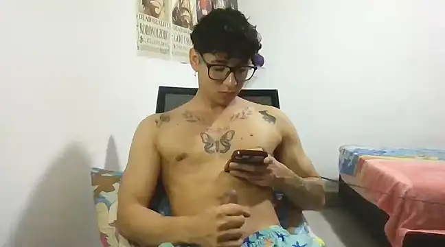 Snapshot of Dillom420 chatting on March 2025 08:04:02 AM Dillom420 online show from March 2025 08:04:02 AM