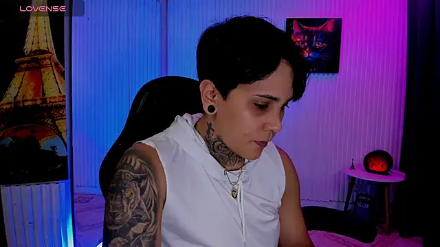 ZhoeStrong online show from April 2026 11:05:01 PM