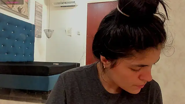 sofiaclauss online show from February 2025 09:11:01 AM