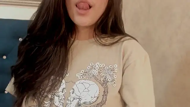 sofiaclauss online show from February 2025 07:53:02 AM