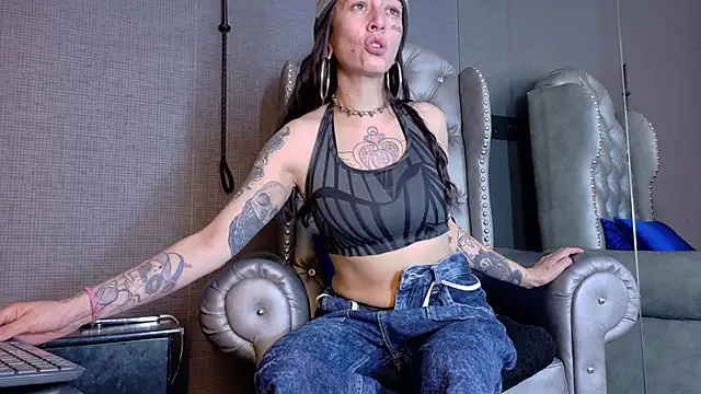 LusstCruella online show from October 2025 05:28:01 PM