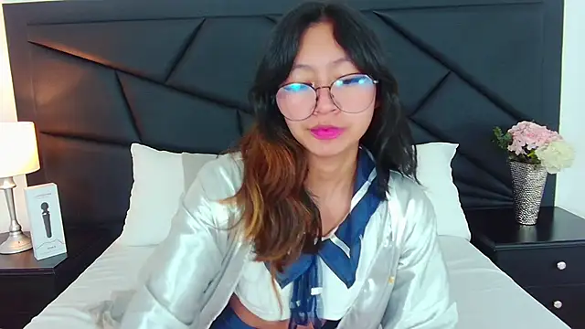 Yommi Winx online show from March 2025 12:25:01 PM