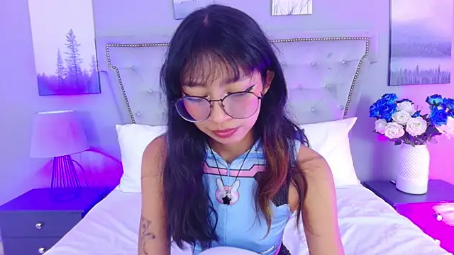 Yommi Winx online show from September 2025 12:32:01 AM