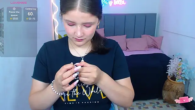 Krysstal tay online show from February 2025 12:16:01 PM