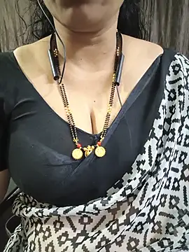 Snapshot of bhuvana555 chatting on June 2026 05:15:02 PM bhuvana555 online show from June 2026 05:15:02 PM