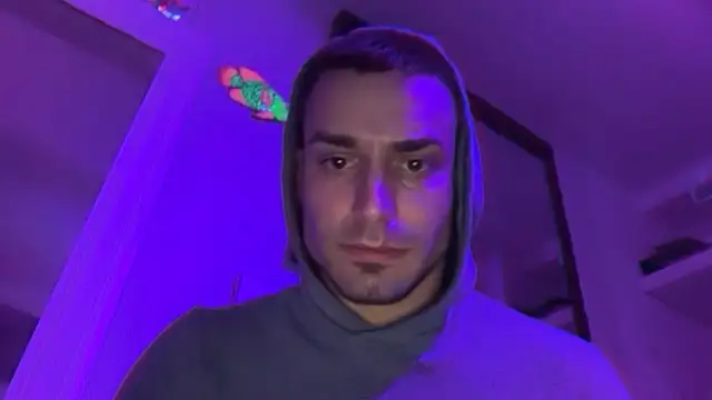 Snapshot of hot_shot_13 chatting on November 2025 03:40:02 AM hot shot 13 online show from November 2025 03:40:02 AM