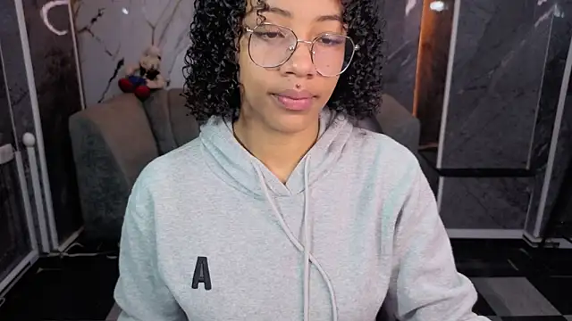 Violeth b online show from April 2026 12:53:02 PM