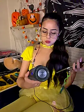 Snapshot of LisandreLaVenale chatting on October 2025 10:07:02 PM LisandreLaVenale online show from October 2025 10:07:02 PM