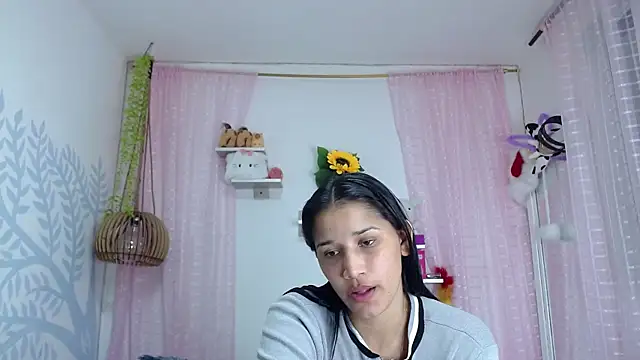 Alison Wiley online show from November 2025 01:52:02 AM