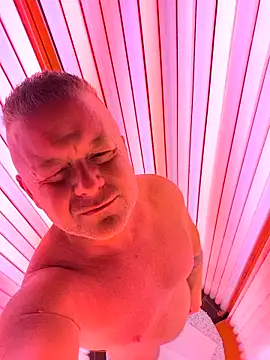 Snapshot of swingr chatting on December 2025 01:53:01 PM swingr online show from December 2025 01:53:01 PM