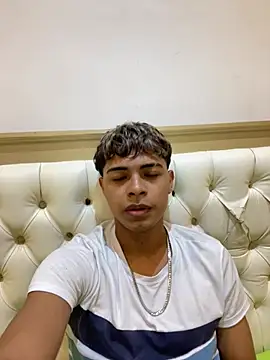 Snapshot of dafnezahiraa_ chatting on December 2024 12:29:01 AM dafnezahiraa  online show from December 2024 12:29:01 AM