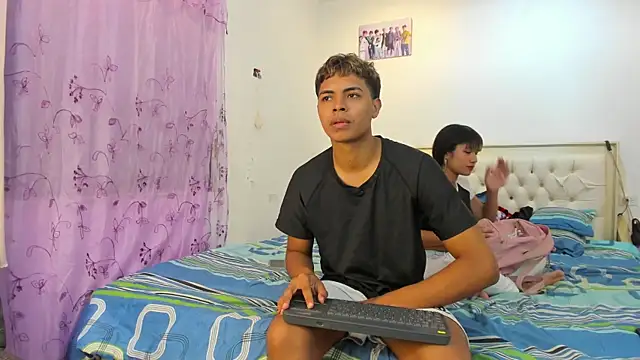 Snapshot of dafnezahiraa_ chatting on March 2025 03:41:02 AM dafnezahiraa  online show from March 2025 03:41:02 AM