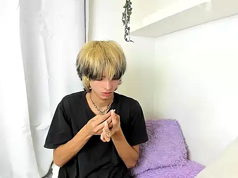 Snapshot of santy-kitty chatting on December 2024 05:12:01 AM santy-kitty online show from December 2024 05:12:01 AM