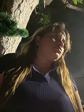 perlita05 online show from February 2026 01:11:01 AM