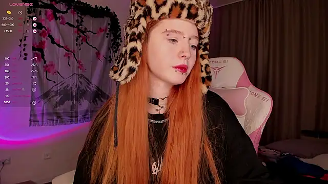 ScarletRos3 online show from December 2024 03:21:01 PM