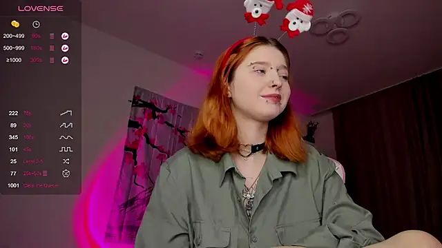 ScarletRos3 online show from December 2024 03:00:02 PM