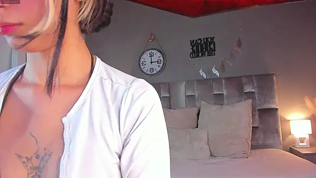 ParisFox  online show from February 2025 07:38:02 PM