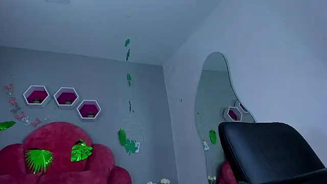 ParisFox  online show from March 2025 05:04:02 PM